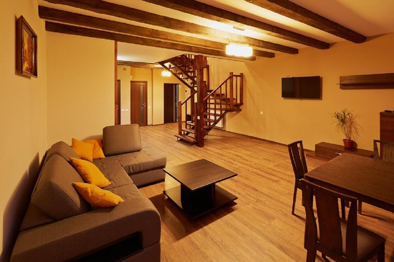 Apartment On Lychakivska Lviv Bagian luar foto